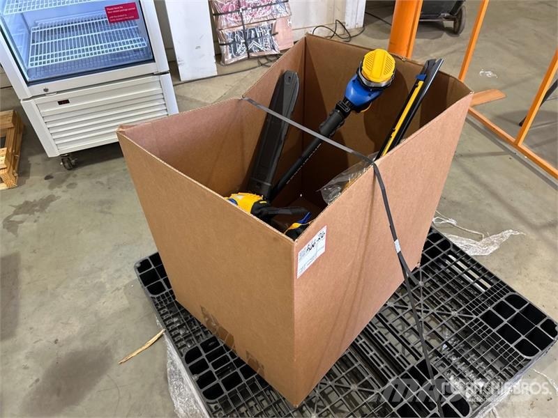 Quantity of 4 pc Cub Cadet Landscaping Tool Kit Outros componentes
