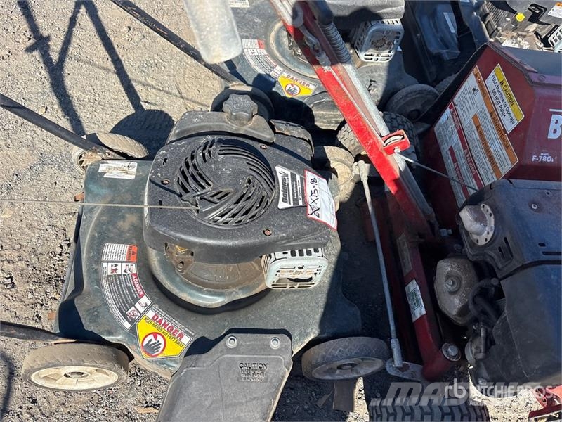 Quantity of (4) Push Mowers & (1) bed edger Ostale poljoprivredne mašine