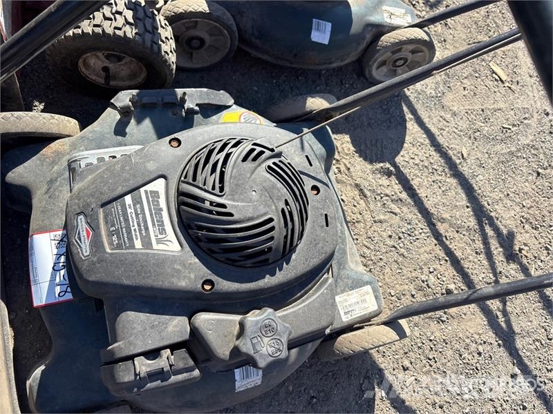 Quantity of (4) Push Mowers & (1) bed edger Ostale poljoprivredne mašine