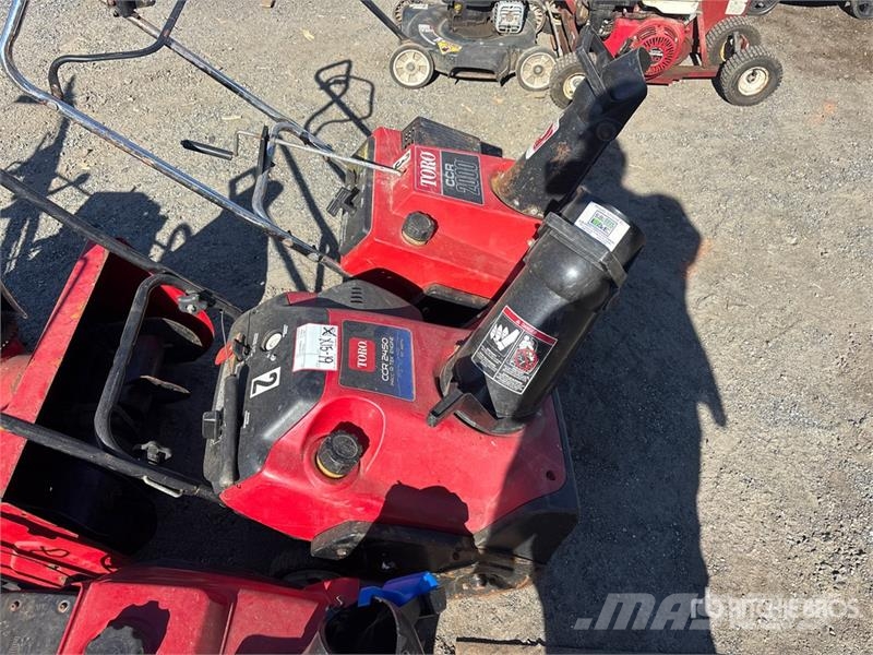  Quantity of (4) Toro Snowblowers & (1) Ryobi Press ماكينات زراعية - غير ذلك