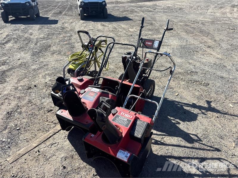  Quantity of (4) Toro Snowblowers & (1) Ryobi Press ماكينات زراعية - غير ذلك