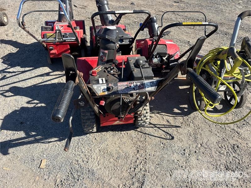  Quantity of (4) Toro Snowblowers & (1) Ryobi Press ماكينات زراعية - غير ذلك