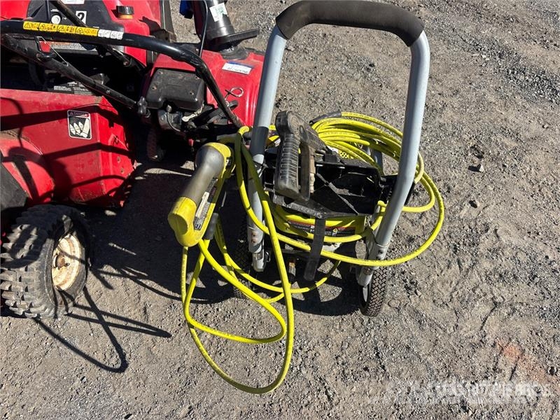  Quantity of (4) Toro Snowblowers & (1) Ryobi Press ماكينات زراعية - غير ذلك