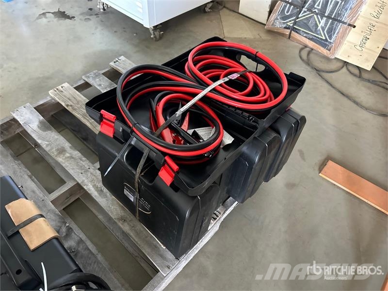Quantity of (5) 25 ft 800 Amp Extra HD Booster Cab Other components