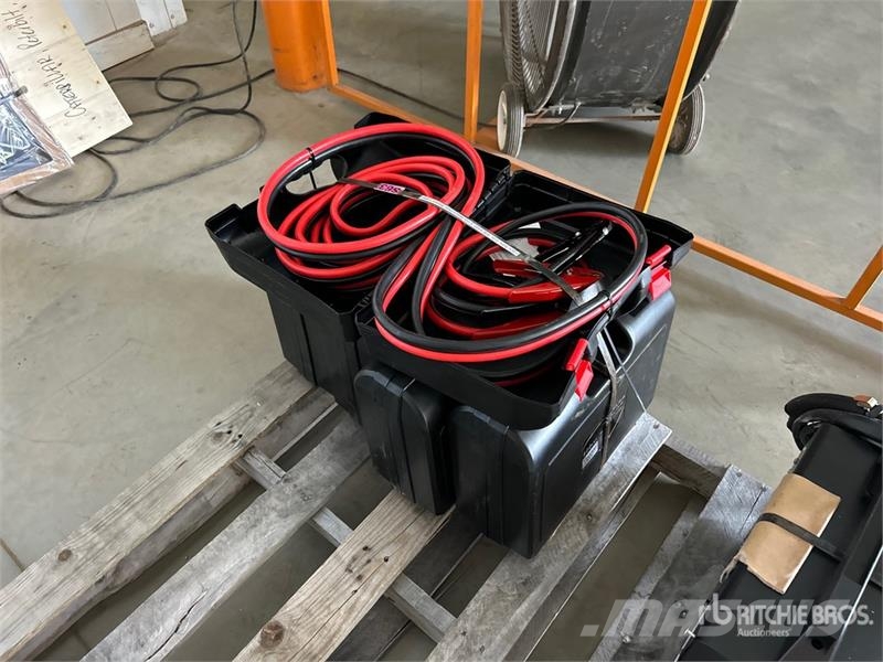 Quantity of (5) 25 ft 800 Amp Extra HD Booster Cab Other components