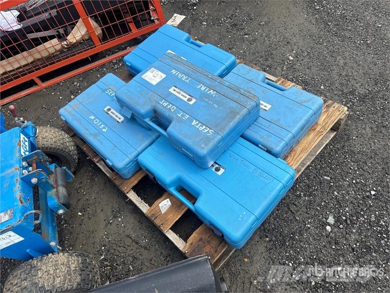  Quantity of (5) Robo Crimps Other components