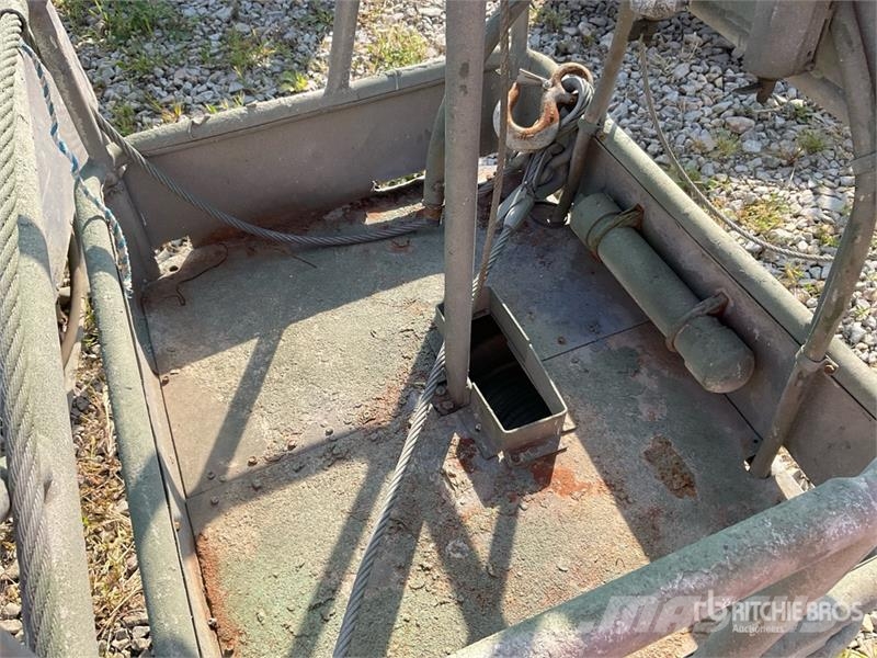 Quantity of (5) Spider ST-17 Air Wire Rope Baskets Other components