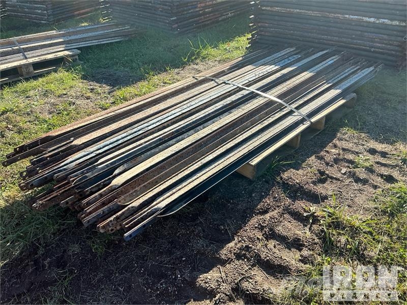 Quantity of (50) Braces and (25) Panels for Scaffo Equipamento de andaimes