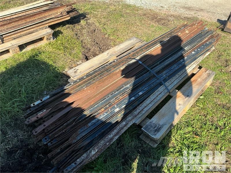 Quantity of (50) Braces and (25) Panels for Scaffo Equipamento de andaimes