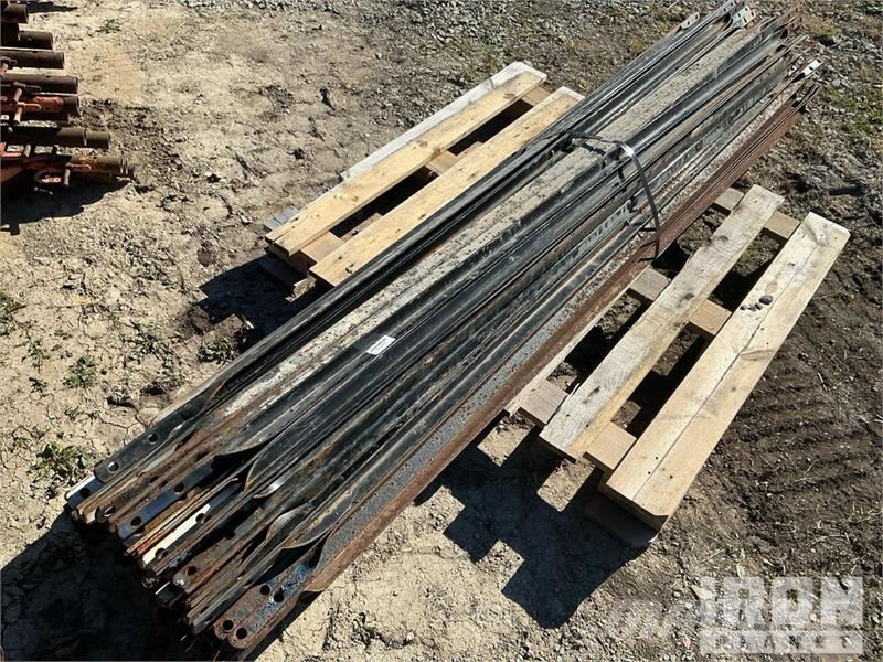 Quantity of (50) Braces and (25) Panels for Scaffo Equipamento de andaimes
