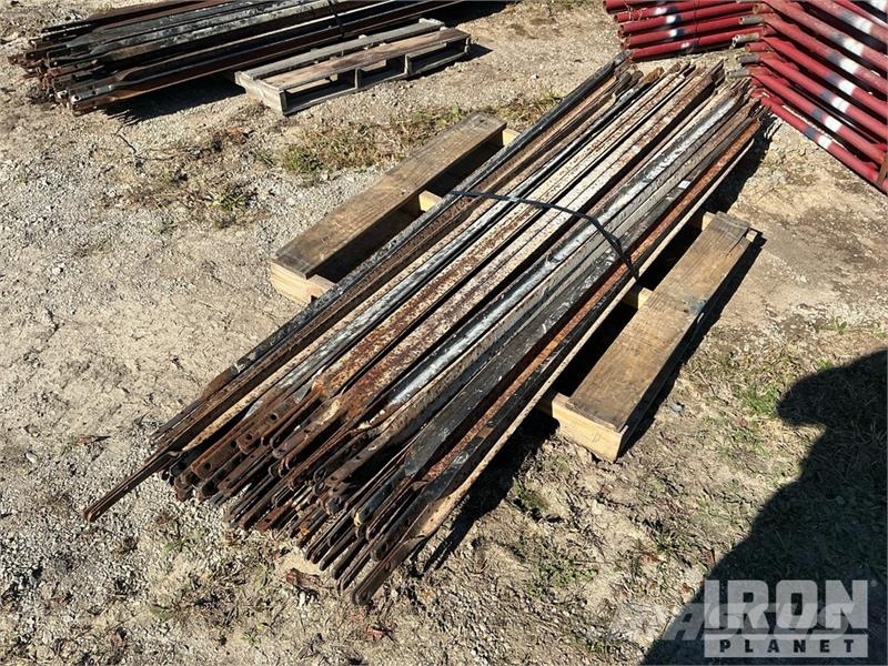 Quantity of (50) Braces and (25) Panels for Scaffo Equipamento de andaimes