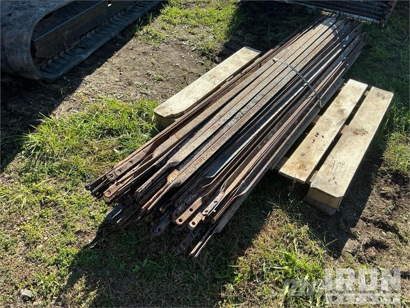 Quantity of (50) Braces and (25) Panels for Scaffo Equipamento de andaimes