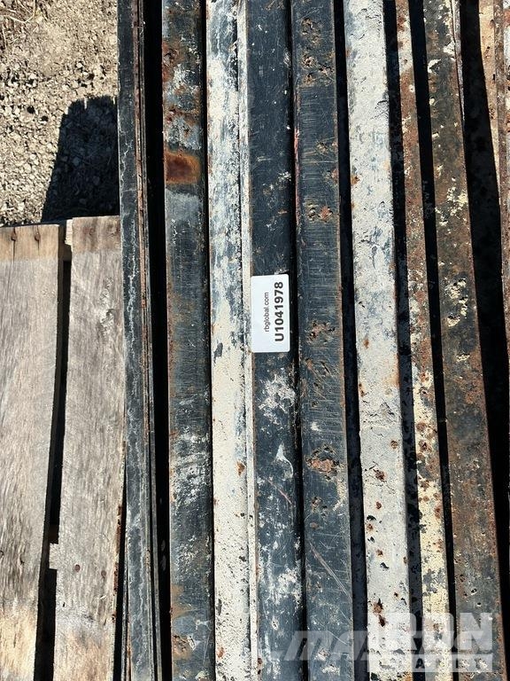 Quantity of (50) Braces and (25) Panels for Scaffo Equipamento de andaimes
