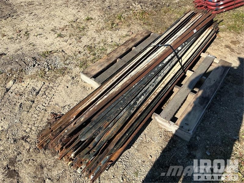 Quantity of (50) Braces and (25) Panels for Scaffo Equipamento de andaimes