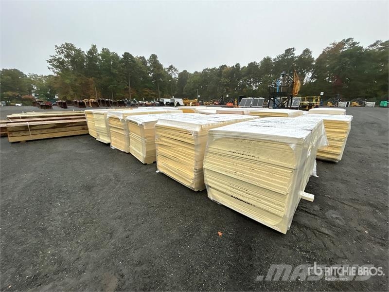 Quantity of (6) Pallets of 96 in x 48 in Polyiso I Seilwinden, Bauaufzüge und Lastenaufzüge