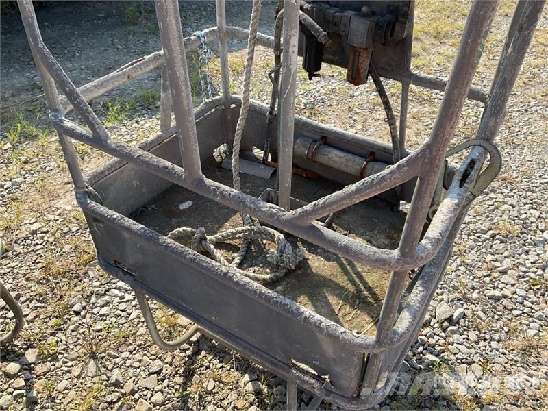 Quantity of (6) Spider ST-17 Air Wire Rope Baskets Other components