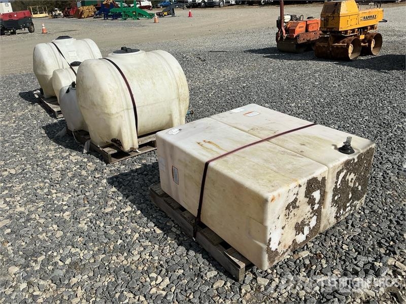 Quantity of (6) Water Tank Kütusemahutid