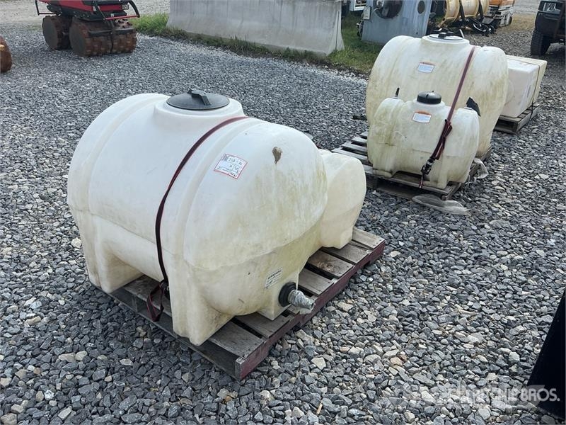 Quantity of (6) Water Tank Kütusemahutid