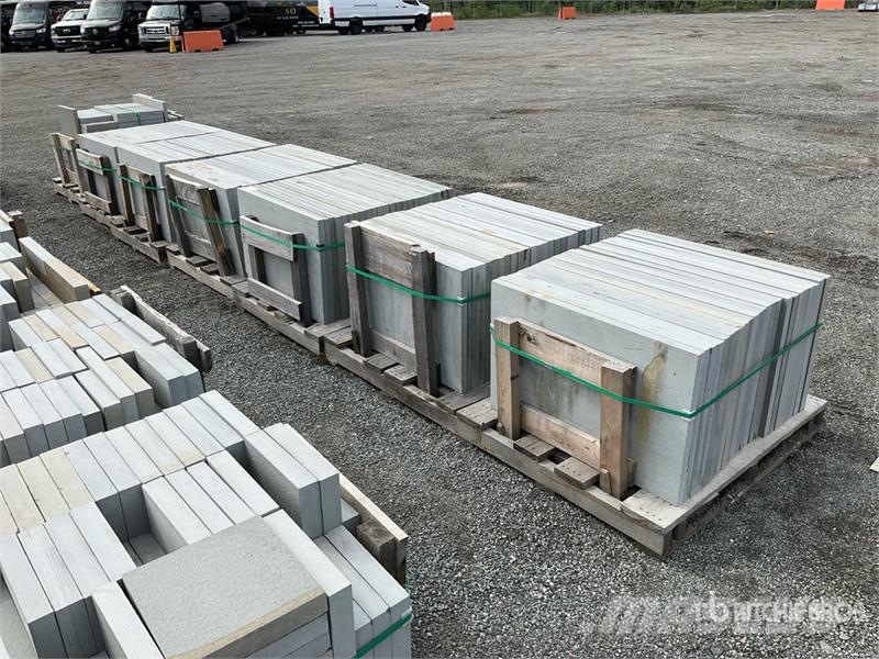 Quantity of (7) Pallets of Bluestone Landscaping P Landbrug - Andet