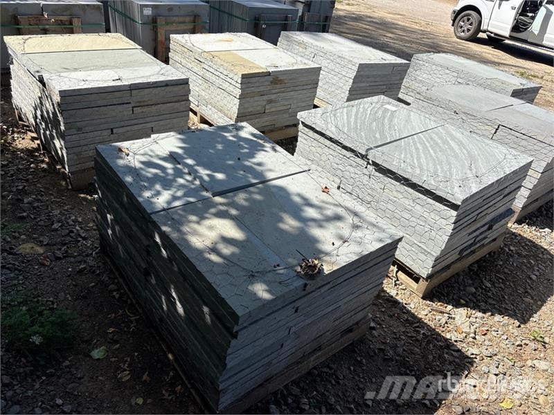 Quantity of (7) Pallets of 1.5 inch Bluestone Pave Sonstige Landmaschinen
