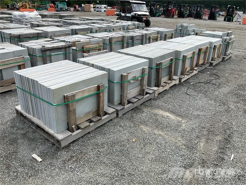 Quantity of (7) Pallets of Bluestone Landscaping P Landbrug - Andet