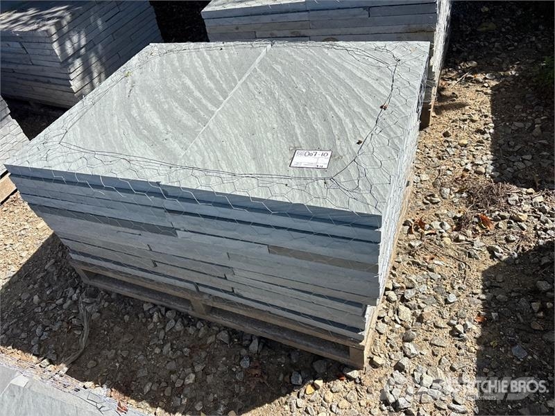 Quantity of (7) Pallets of 1.5 inch Bluestone Pave Sonstige Landmaschinen