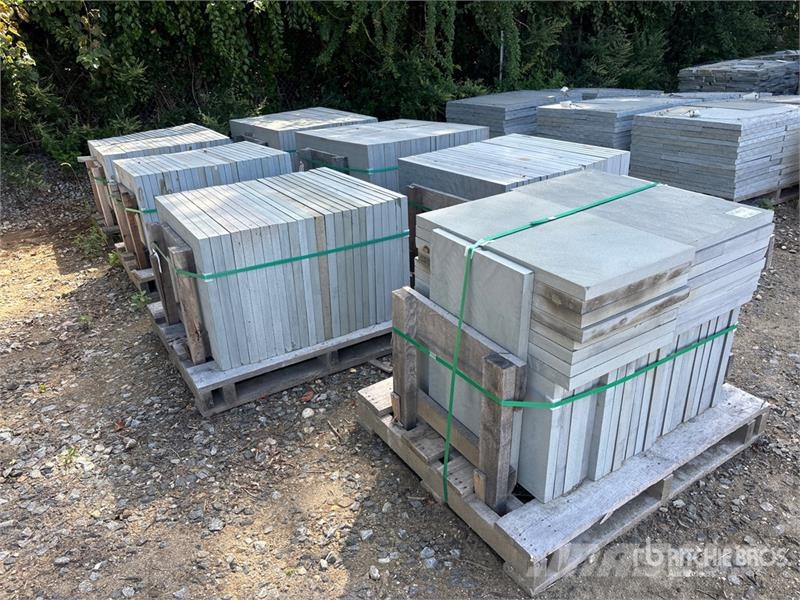 Quantity of (7) Pallets of 1.5 inch Bluestone Pave Otra maquinaria agrícola