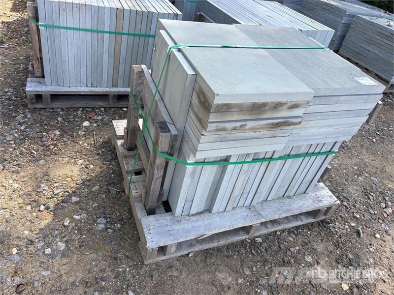 Quantity of (7) Pallets of 1.5 inch Bluestone Pave Otra maquinaria agrícola