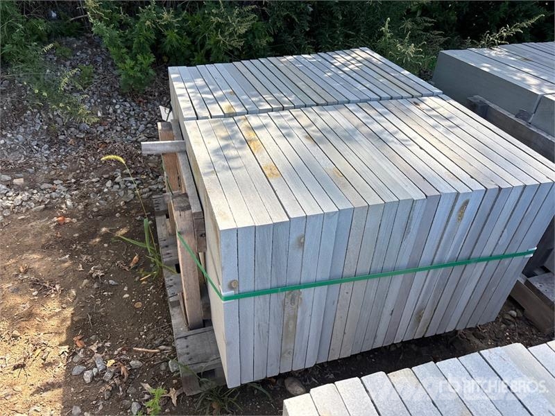 Quantity of (7) Pallets of 1.5 inch Bluestone Pave Otra maquinaria agrícola