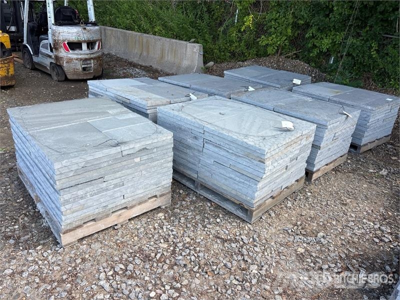 Quantity of (7) Pallets of Bluestone Landscaping P Lauksaimniecība- Citi