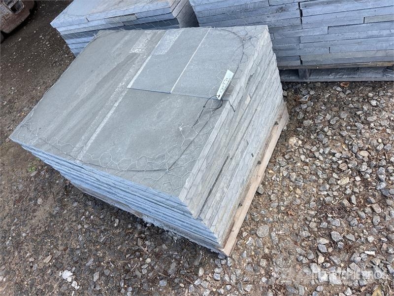 Quantity of (7) Pallets of Bluestone Landscaping P Lauksaimniecība- Citi