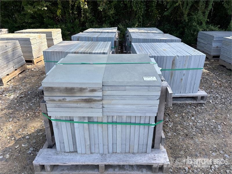 Quantity of (7) Pallets of 1.5 inch Bluestone Pave Otra maquinaria agrícola