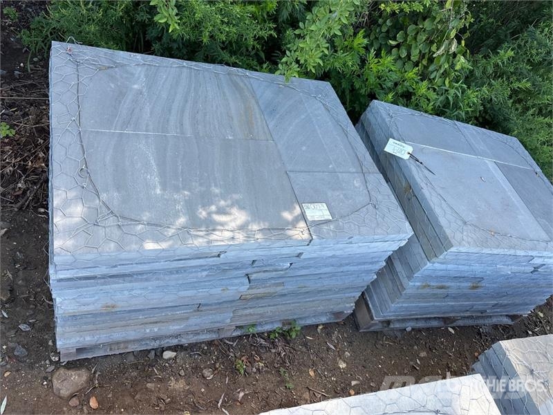 Quantity of (7) Pallets of Bluestone Landscaping P Lauksaimniecība- Citi