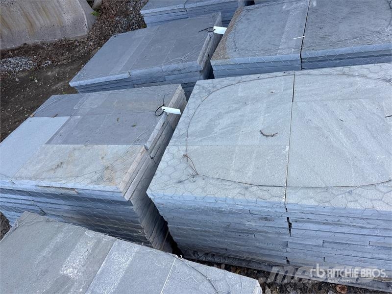 Quantity of (7) Pallets of Bluestone Landscaping P Lauksaimniecība- Citi