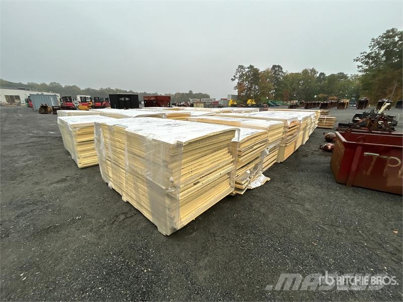 Quantity of (8) Pallets of 96 in x 48 in Polyiso I Seilwinden, Bauaufzüge und Lastenaufzüge