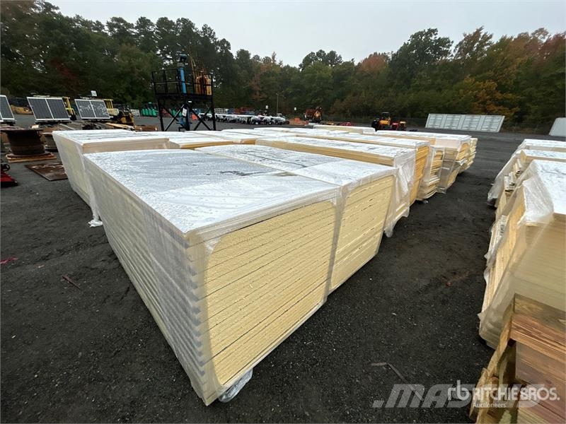 Quantity of (8) Pallets of 96 in x 48 in Polyiso I Seilwinden, Bauaufzüge und Lastenaufzüge