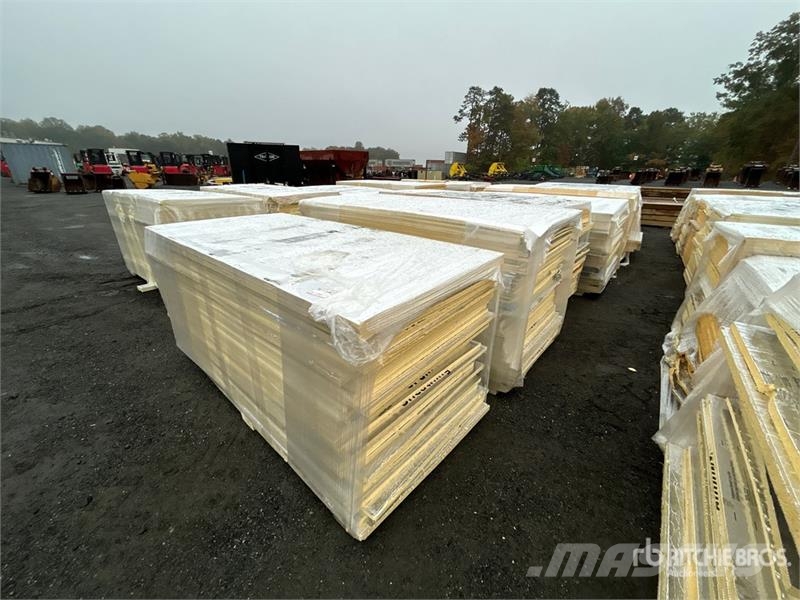 Quantity of (8) Pallets of 96 in x 48 in Polyiso I Seilwinden, Bauaufzüge und Lastenaufzüge