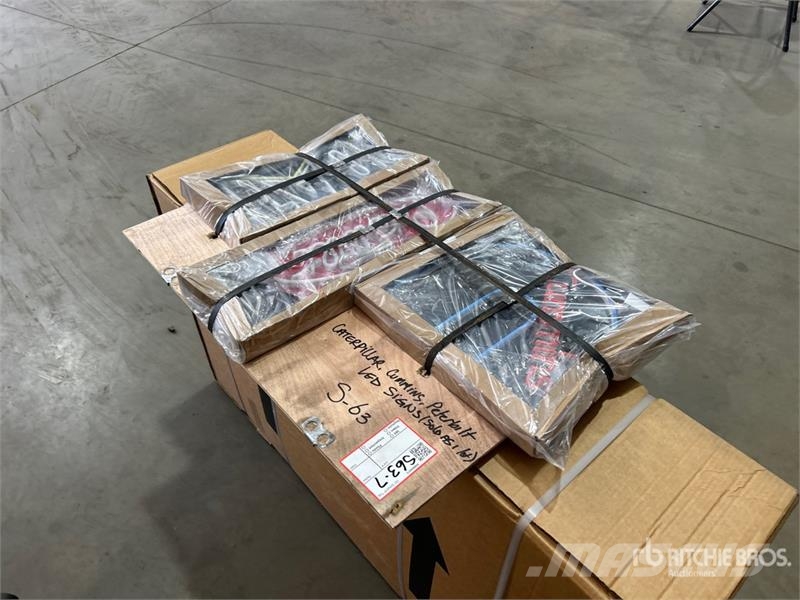 Quantity of Caterpillar, Cummins, Peterbilt Neon S Outros componentes
