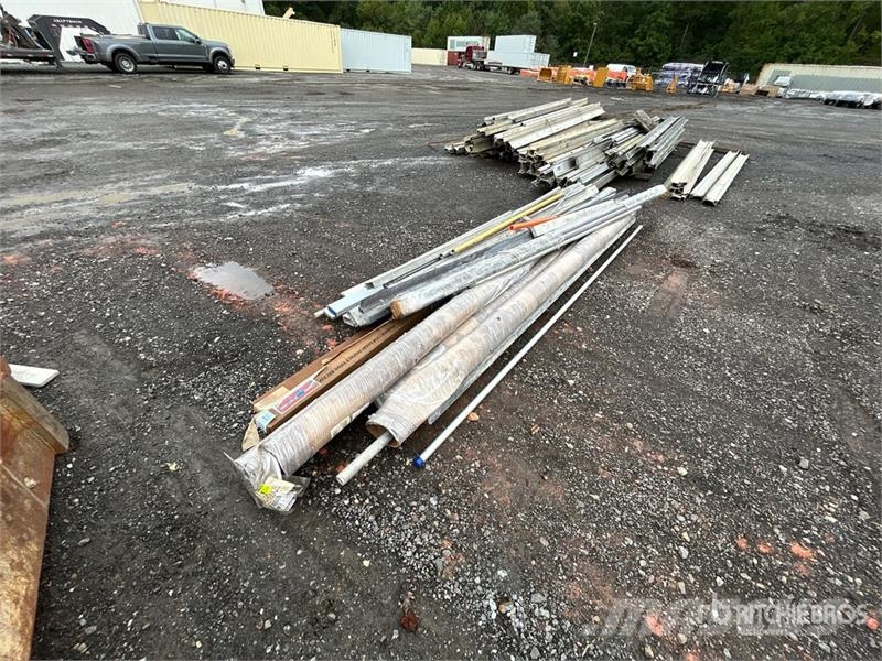  Quantity of Concrete Finishing Tools and Handles Drugi deli