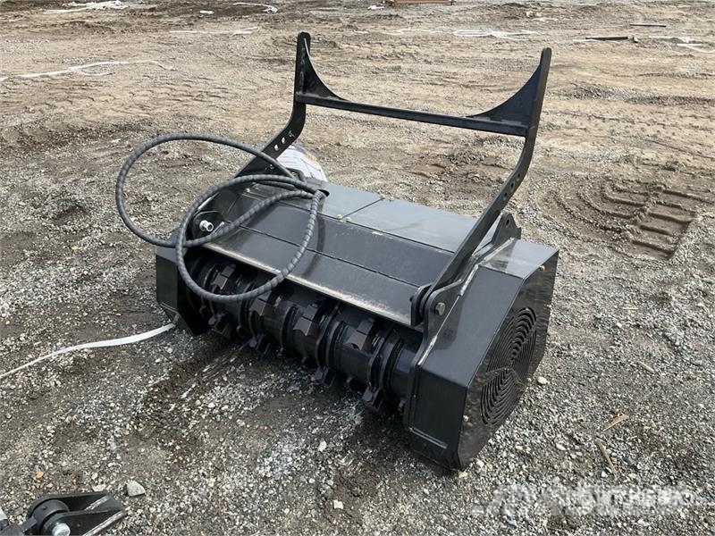 Quantity of  GIYI GY-ML45 32 in Skid Steer Mulcher 林業用マルチャー