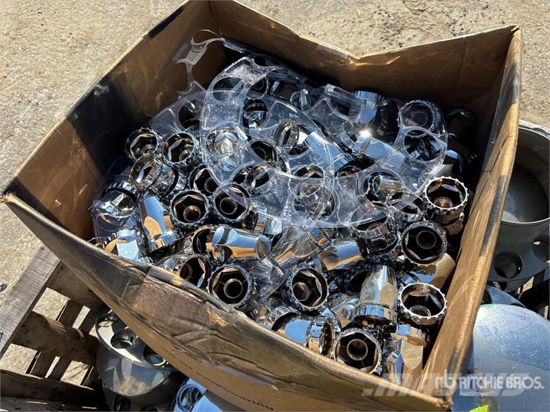 Quantity of Hub Caps and Lug Nut Covers (Unused) مكونات أخرى