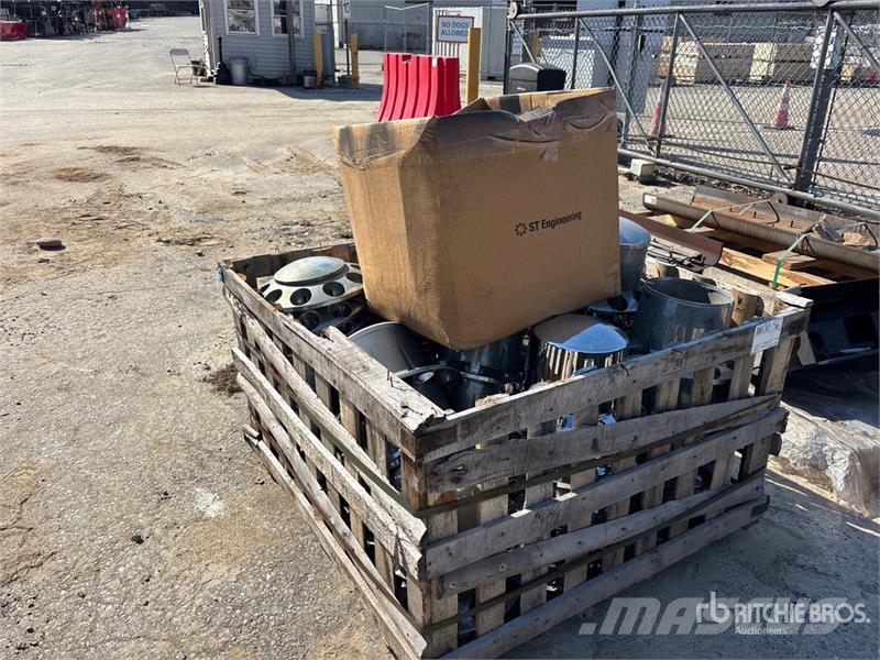 Quantity of Hub Caps and Lug Nut Covers (Unused) مكونات أخرى