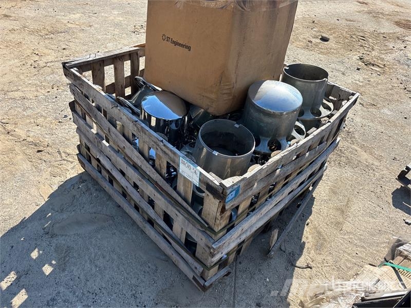 Quantity of Hub Caps and Lug Nut Covers (Unused) مكونات أخرى
