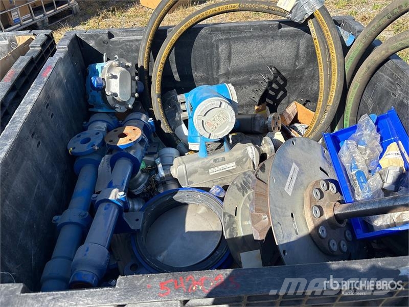 Quantity of Misc. Pump Parts, Valves, Pneumatic Ac Pumpe za vodu