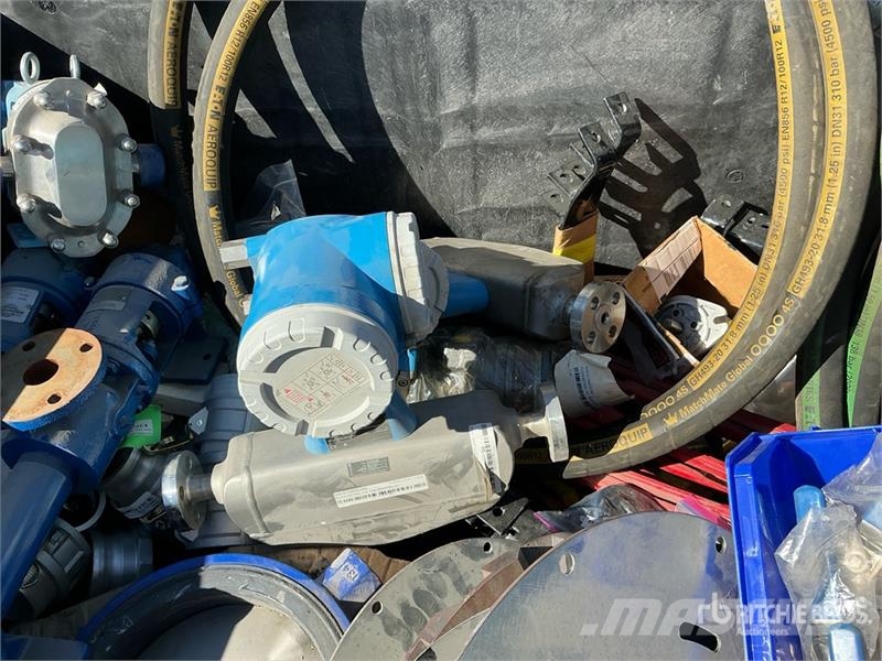 Quantity of Misc. Pump Parts, Valves, Pneumatic Ac Pumpe za vodu