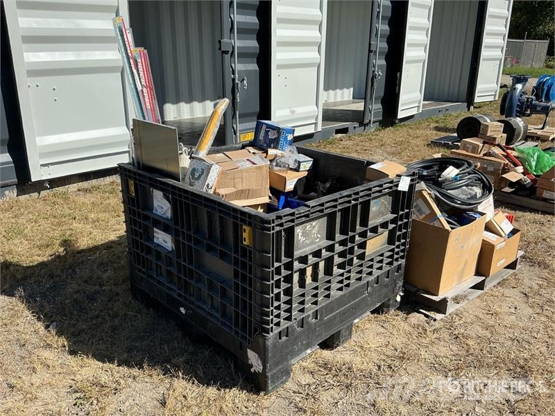  Quantity of Misc. Truck Parts (Unused) Transport Sonstige