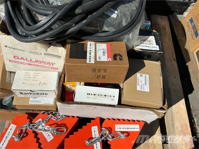  Quantity of Misc. Truck Parts (Unused) Transport Sonstige