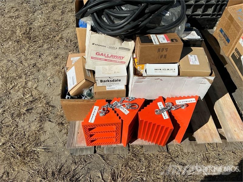  Quantity of Misc. Truck Parts (Unused) Transport Sonstige
