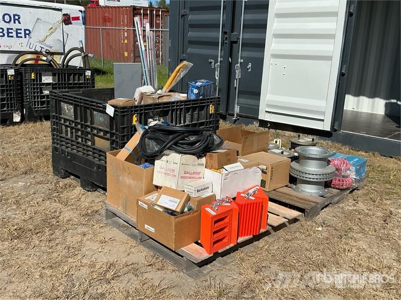  Quantity of Misc. Truck Parts (Unused) Transport Sonstige