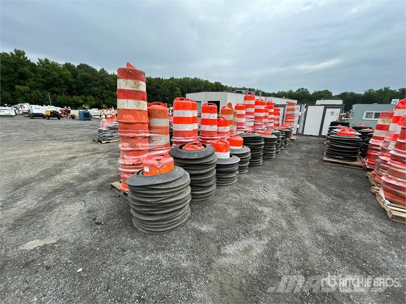 Quantity of Traffic Barrels Ostale kargo komponente